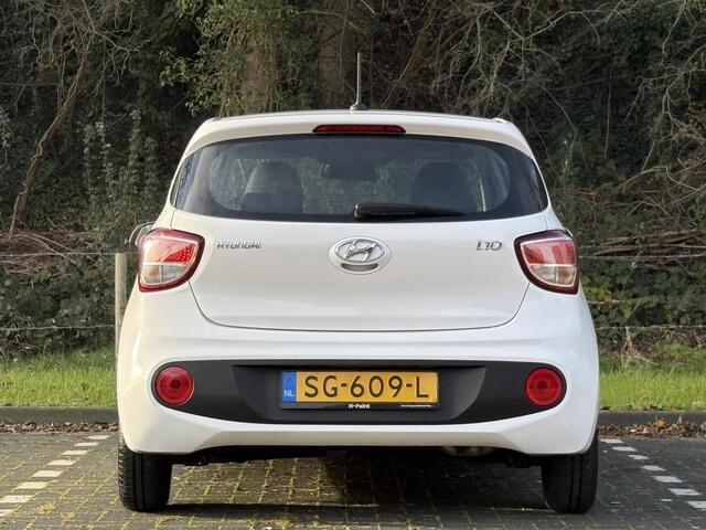Hyundai I 10 5drs 1.0i 67pk Comfort | Navigatie | Apple Carplay-Android Auto | Cruise control | Elektrisch verstelbare spiegels | Elektrische ramen voor en achter |