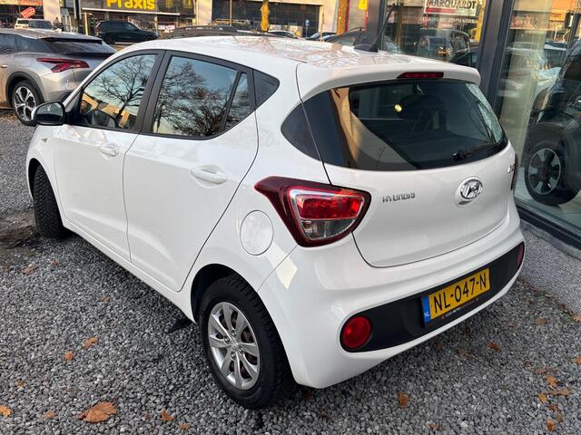 Hyundai I 10 1.0i Go! 2017 | Apple Carplay/Android auto! | Rijklaar geleverd incl 12 maanden BOVAG garantie! |