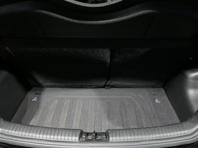 Hyundai I 10 1.0i Comfort All seasons - Cruise - Radio - Elektrische ramen