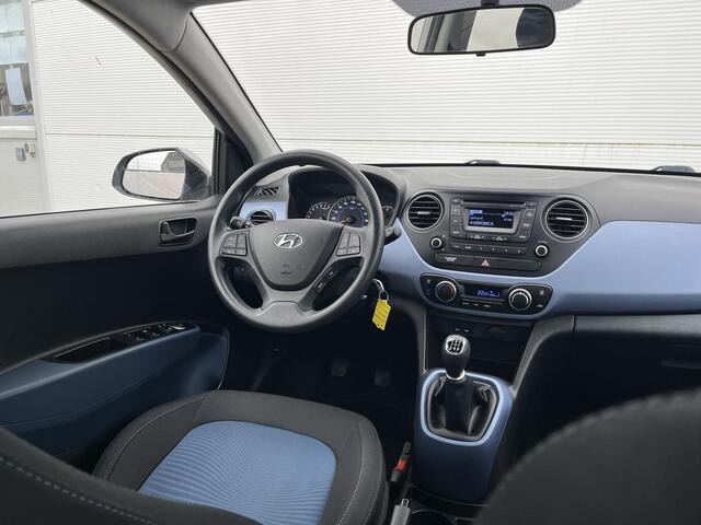 Hyundai I 10 1.0i i-Motion Comfort / cruise control / airco (automatisch) / uniek interieur / multimedia-voorbereiding /