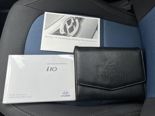 Hyundai I 10 1.0i i-Motion Comfort / cruise control / airco (automatisch) / uniek interieur / multimedia-voorbereiding /