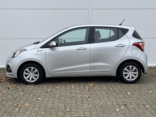 Hyundai I 10 1.0i i-Motion Comfort / cruise control / airco (automatisch) / uniek interieur / multimedia-voorbereiding /