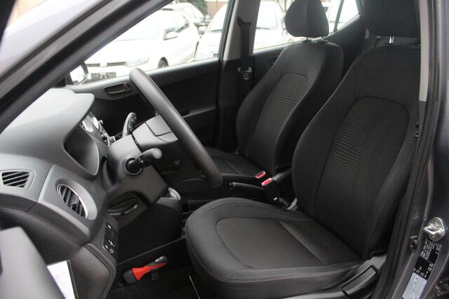 Hyundai I 10 1.0i Comfort//Navi//Carplay!!