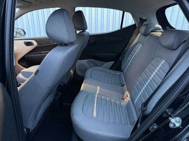 Hyundai I 10 1.0 Premium / Direct Leverbaar / ¤1250 Voordeel Op Nieuwprijs / Climate Control / Navigatie & Apple Carplay - Android Auto / Achteruitrijcamera /