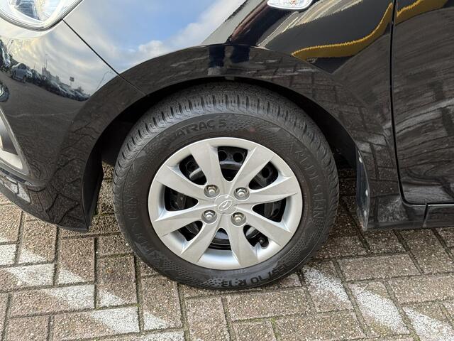 Hyundai I 10 1.0i i-Motion Comfort | NAP | Trekhaak | Climate Control | Cruise Control | All-Season banden |