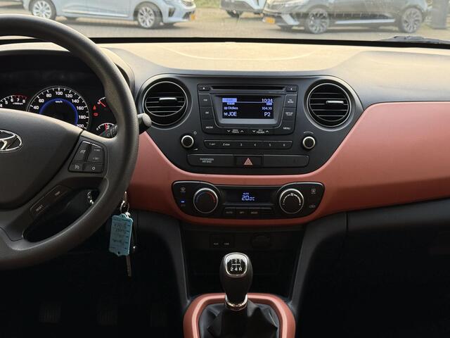 Hyundai I 10 1.0i i-Motion Comfort | NAP | Trekhaak | Climate Control | Cruise Control | All-Season banden |