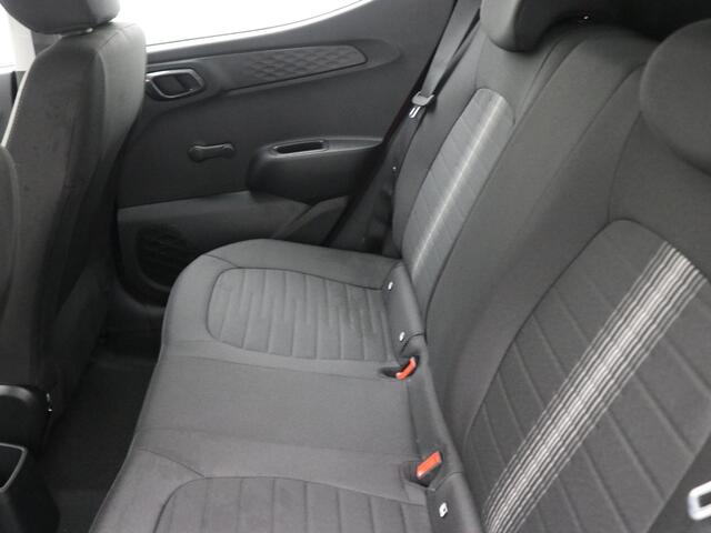 Hyundai I 10 1.0 AUTOMAAT Comfort Limited / ¤ 1.250,- Voordeel op de nieuwprijs / Prijs is rijklaar / Direct Leverbaar / Navigatie / Camera / Apple Carplay & Android Auto / Bluetooth / Airco /