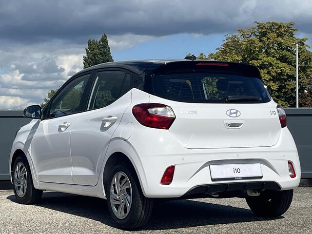 Hyundai I 10 1.0 Comfort Smart | ¤2600 KORTING | CAMERA | ZWART DAK |