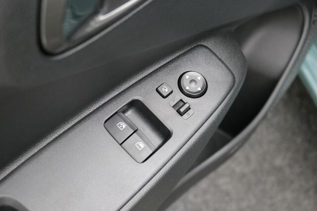 Hyundai I 10 1.0 Comfort Smart / ¤ 1.250,- Voordeel op de nieuwprijs / Prijs is rijklaar / Direct Leverbaar / Navigatie / Camera / Apple Carplay & Android Auto / Bluetooth / Airco /