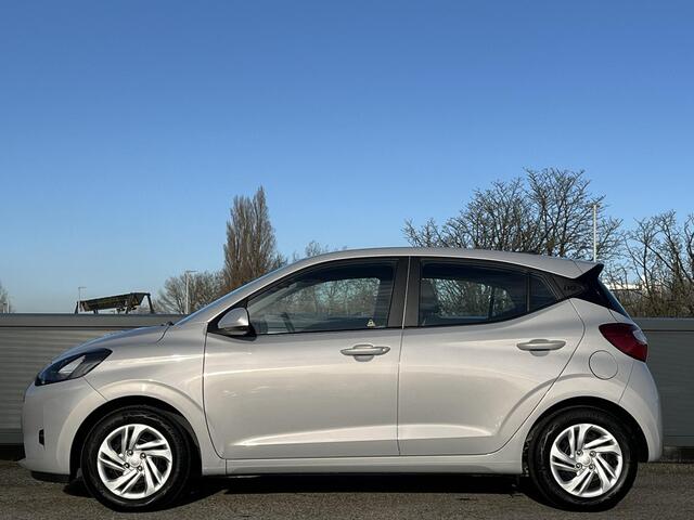 Hyundai I 10 5drs 1.0 67PK Comfort Smart | Geïntegreerde navigatiesysteem | Lage kmstand | Achteruitrijcamera |