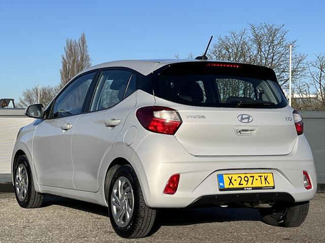 Hyundai I 10 5drs 1.0 67PK Comfort Smart | Geïntegreerde navigatiesysteem | Lage kmstand | Achteruitrijcamera |