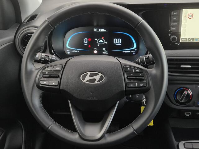 Hyundai I 10 1.0 Comfort Smart 5-zits Automaat / Fabrieksgarantie tot 04-2030 / Dealer onderhouden / Apple Carplay Android Auto / Achteruitrijcamera / Airco / Cruise control / Parkeersensoren achter / Navigatie /