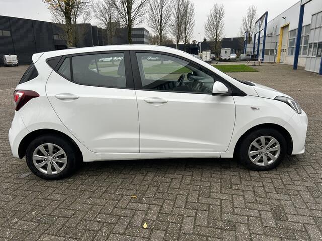 Hyundai I 10 1.0i Go! NAVI CRUISE CLIMA DEALER NAP!