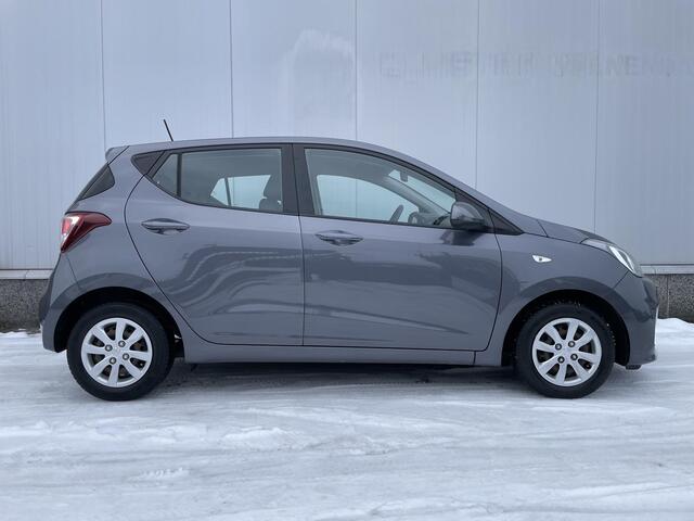 Hyundai I 10 1.0i Comfort / Navigatie / Cruise control / Airco / Telefoon / Elektrisch bedienbare ramen + spiegels.