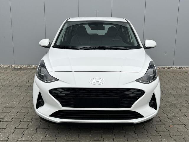 Hyundai I 10 1.0 Premium / 1500 Voordeel / Snel Uit Voorraad Leverbaar / Navigatie / Cruise Control /