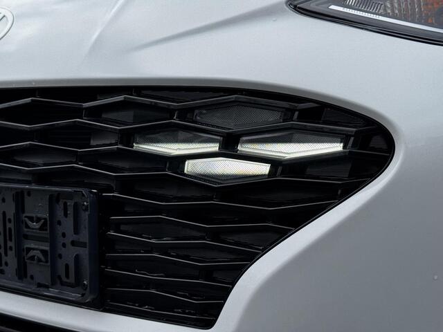 Hyundai I 10 1.0 Premium / uit voorraad leverbaar / Rijklaar incl ¤ 1500 korting voor ¤ 22.619 / Climate Control / Navigatie / Cruise Control / Achteruitrijcamera en parkeersensoren /