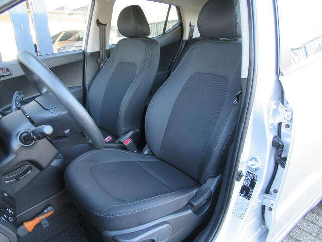 Hyundai I 10 1.0i Go! 2017 2e eigen | dealer onderh | Navi | Cruise | LED | Clima