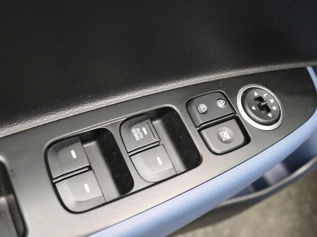 Hyundai I 10 1.0i i-Motion Comfort / All Seasonbanden / Airco Climate Control / Apple CarPlay & Android Auto / Cruise Control / Dealer Onderhouden / Elektrische ramen voor & achter /