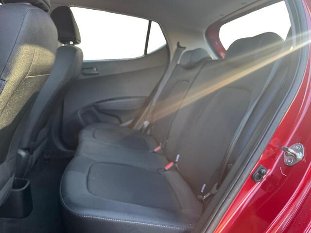 Hyundai I 10 5-deurs Comfort 1.0i i-Motion 67pk | NAVI | APPLE CARPLAY / ANDROID AUTO | PARKEERSENSOREN | LM-VELGEN | 100% ONDERHOUDEN! |