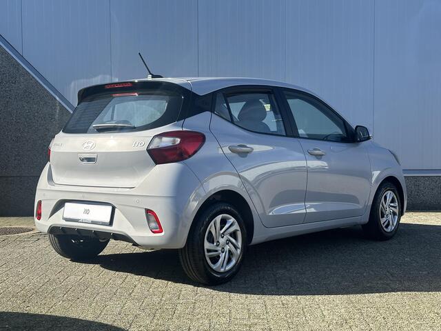 Hyundai I 10 1.0 Premium / Luxe licht interieur / Navigatie / Apple & Android Carplay / Achteruitrijcamera / Parkeersensoren achter / Elektrische ramen voor & achter /