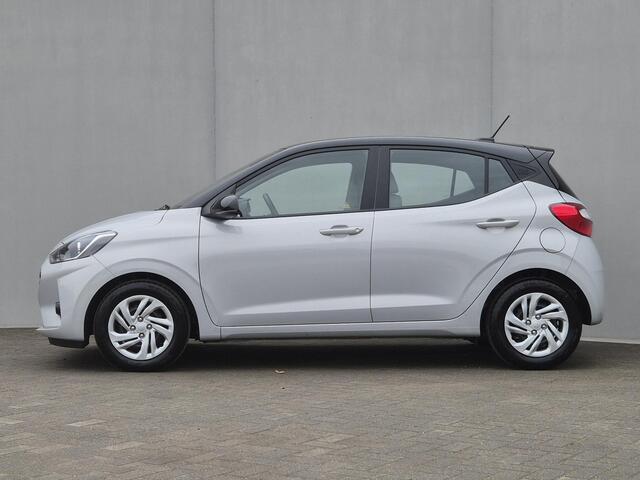 Hyundai I 10 1.0 Comfort Smart 5-zits Handgeschakeld / Origineel NL'se Auto / Fabrieksgarantie tot 08-2030 / Navigatie / Apple Carplay Android Auto / Achteruitrijcamera / cruise control / Parkeersensoren achter /