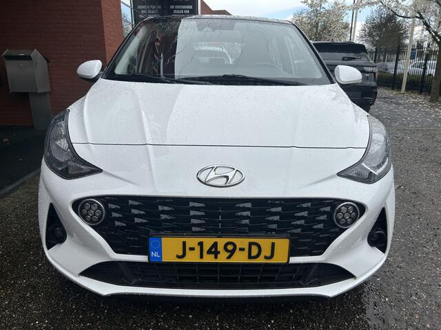 Hyundai I 10 1.0 Comfort 5-zits // NAVI + CARPLAY // CAMERA // CRUISE // LMV // DAB