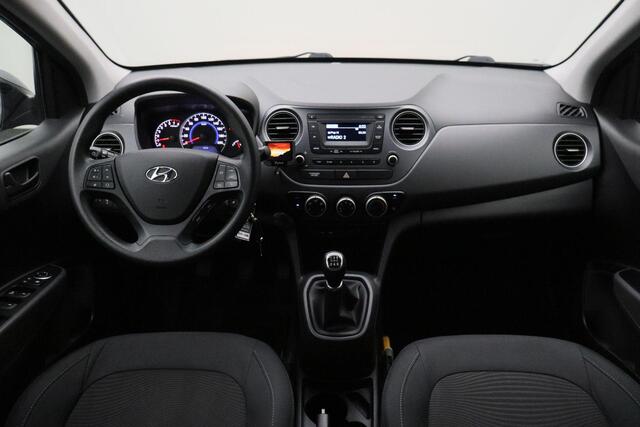 Hyundai I 10 1.0i Comfort 2018 | 1e Eigenaar | Cruise Control | Trekhaak | Lichtmetalen Velgen | Stuurwiel Bediening | Boekjes | 2 Sleutels | Nationale Autopas