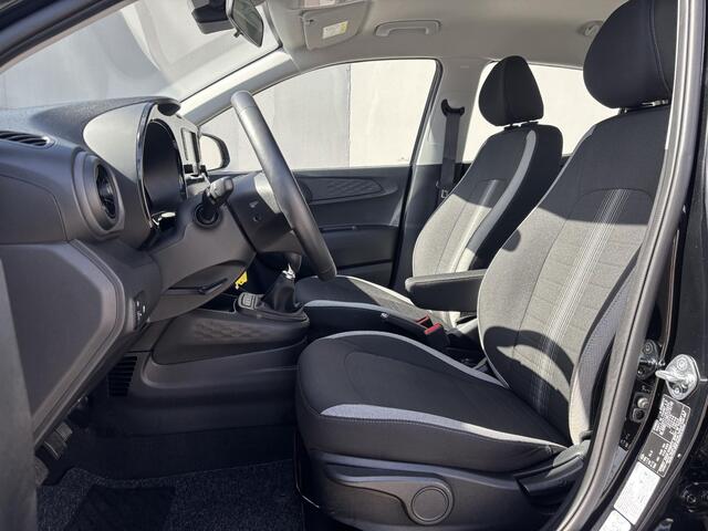 Hyundai I 10 1.0 Premium Handgeschakeld / Fabrieksgarantie tot 10-2029 / Stuur en Stoel verwarming / Achteruitrijcamera / Navigatie via Apple Carplay/Android Auto / Cruise control / Airco /