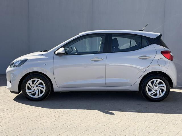Hyundai I 10 1.0 Comfort Smart 5-zits Automaat / Dealer Onderhouden / Fabrieksgarantie tot 12-2029 / Navigatie / Cruise Control / Digitaal Cockpit / Apple Carplay & Android Auto / Camera / Airco /