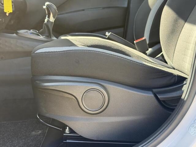 Hyundai I 10 1.0 Comfort Smart 5-zits Automaat / Dealer Onderhouden / Fabrieksgarantie tot 12-2029 / Navigatie / Cruise Control / Digitaal Cockpit / Apple Carplay & Android Auto / Camera / Airco /