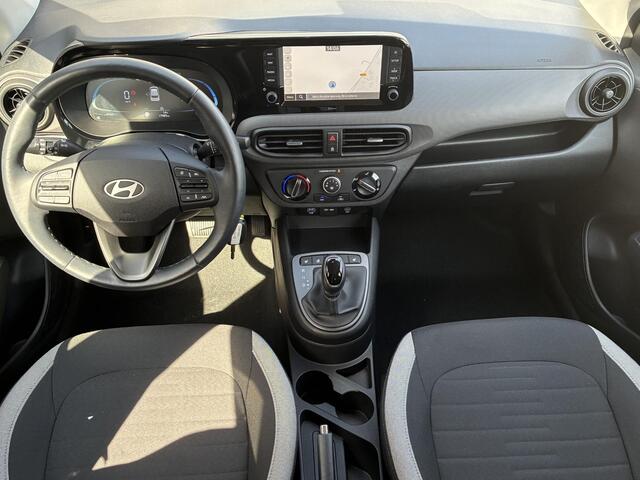 Hyundai I 10 1.0 Comfort Smart 5-zits Automaat / Fabrieksgarantie t/m 06-2029 / Dealer onderhouden / Stuur- en stoelverwarming / Navigatie / Apple Carplay Android / Camera / 15" LM wielen & All Season banden /