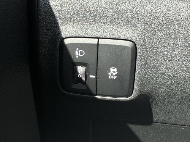 Hyundai I 10 1.0 Comfort Smart 5-zits Automaat / Fabrieksgarantie t/m 06-2029 / Dealer onderhouden / Stuur- en stoelverwarming / Navigatie / Apple Carplay Android / Camera / 15" LM wielen & All Season banden /