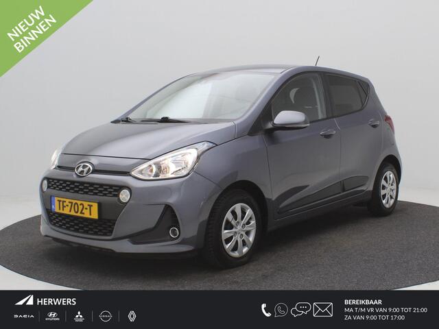 Hyundai I 10 1.0i i-Premium / 1e Eigenaar / Navigatie / Cruise Control / Android Auto/Apple CarPlay / Origineel Nederlands / Lichtmetalen Velgen / Privacy Glass / Winterbandenset / Stoelverwarming voor / Airco Climate Control /