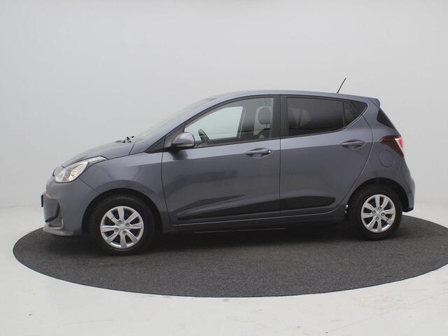 Hyundai I 10 1.0i i-Premium / 1e Eigenaar / Navigatie / Cruise Control / Android Auto/Apple CarPlay / Origineel Nederlands / Lichtmetalen Velgen / Privacy Glass / Winterbandenset / Stoelverwarming voor / Airco Climate Control /