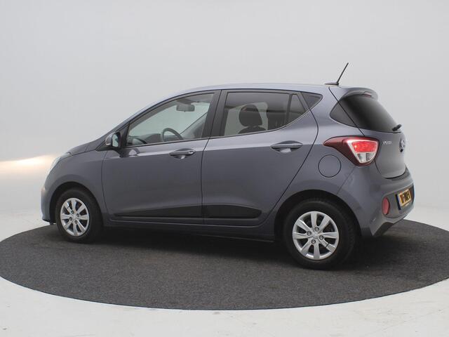 Hyundai I 10 1.0i i-Premium / 1e Eigenaar / Navigatie / Cruise Control / Android Auto/Apple CarPlay / Origineel Nederlands / Lichtmetalen Velgen / Privacy Glass / Winterbandenset / Stoelverwarming voor / Airco Climate Control /
