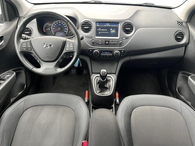 Hyundai I 10 5-deurs Premium 1.0i MPi 67pk | CLIMA | NAVI | APPLE CARPLAY / ANDROID AUTO | BI-COLOR LM-VELGEN | DEALER ONDERHOUDEN! | CRUISE CONTROL |