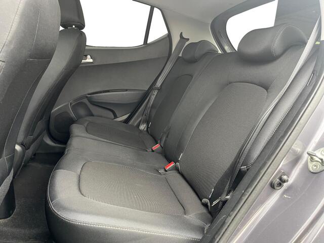 Hyundai I 10 5-deurs Premium 1.0i MPi 67pk | CLIMA | NAVI | APPLE CARPLAY / ANDROID AUTO | BI-COLOR LM-VELGEN | DEALER ONDERHOUDEN! | CRUISE CONTROL |
