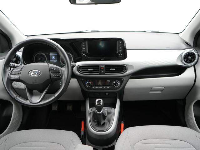 Hyundai I 10 4 zits 1.0 Premium | Apple carplay | Navigatie | Achteruitrij camera | Parkeersensoren achter | Bluetooth | Connected services | Cruise control | Armleuning bestuurder | Spraakbediening |