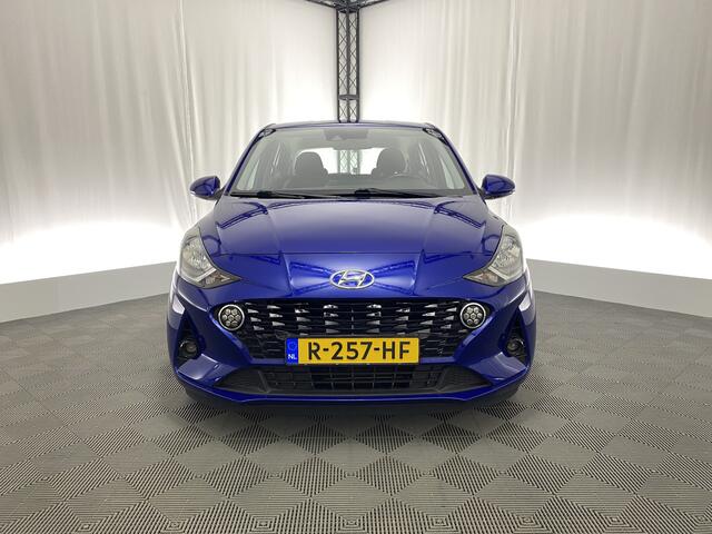 Hyundai I 10 1.0 Comfort Smart BEL VOOR BESCHIKBAARHEID! | Apple CarPlay | Navi | Airco | Camera | DAB | Cruise Control | Elek. Spiegels |