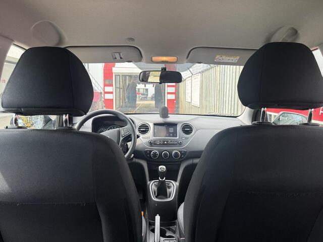 Hyundai I 10 1.0i Comfort 1 Eigenaar NAP/Navigatie/Cruise control/Bluetooth/Apple Carplay & Android Auto/Regen & Lichtsensor