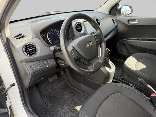 Hyundai I 10 1.0i Comfort 5p. Automaat | 32.719 km | Clima | Navi | Stoel- & Stuurverwarming | PDC