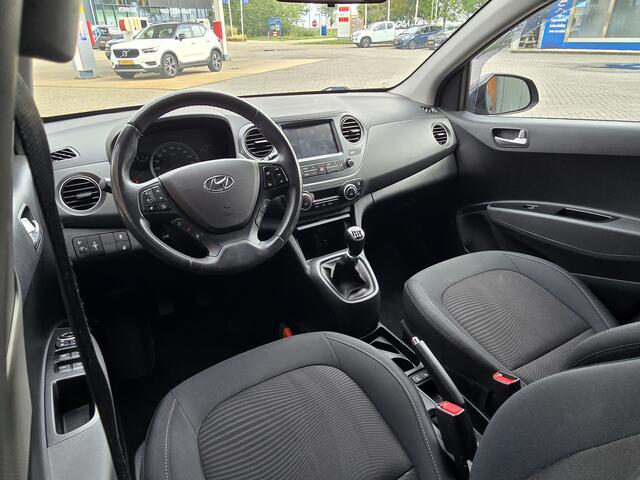 Hyundai I 10 1.0i Premium Stoel/Stuur Verwarming | Airco | Fietsendrager | Navi | Apple Carplay/Android Auto