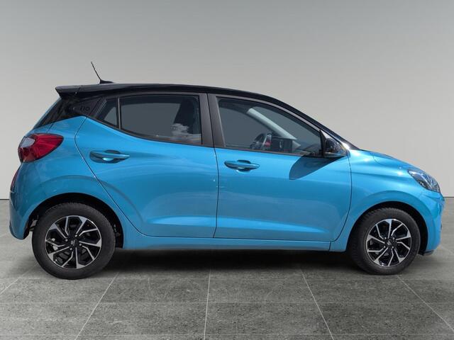 Hyundai I 10 5-deurs Premium 1.0 MPi 67pk | DAKKLEUR ZWART | CLIMA | NAVI | APPLE CARPLAY / ANDROID AUTO | 16'' BICOLOR LM-VELGEN | CAMERA | ALLSEASON BANDEN |