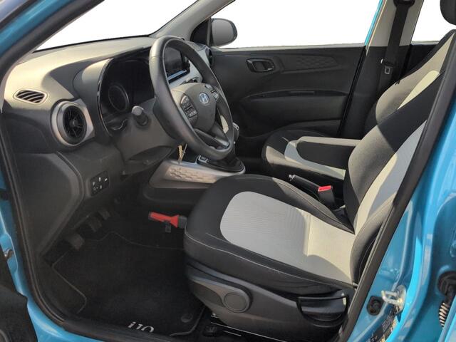 Hyundai I 10 5-deurs Premium 1.0 MPi 67pk | DAKKLEUR ZWART | CLIMA | NAVI | APPLE CARPLAY / ANDROID AUTO | 16'' BICOLOR LM-VELGEN | CAMERA | ALLSEASON BANDEN |