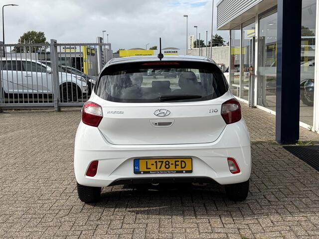 Hyundai I 10 1.0 Comfort Smart 5-zits / 5-Deurs / NL-Auto / Dealer-Onderhouden / Cruise-Control / Apple-Carplay & Android-Auto / DAB Radio-Bluetooth / Navi / Camera / ENZ.