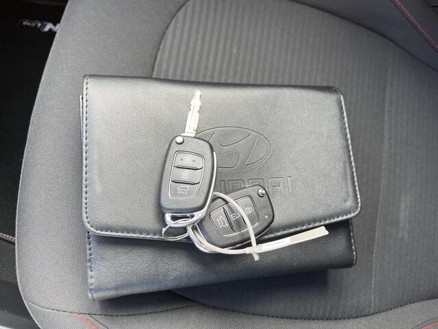 Hyundai I 10 1.0 T-GDI N Line 5-zits / 1ste Eigenaar / All Season Banden / Navigatie / Camera / Android Auto/Apple Carplay / Climate Control / Stoelverwarming / DAB /