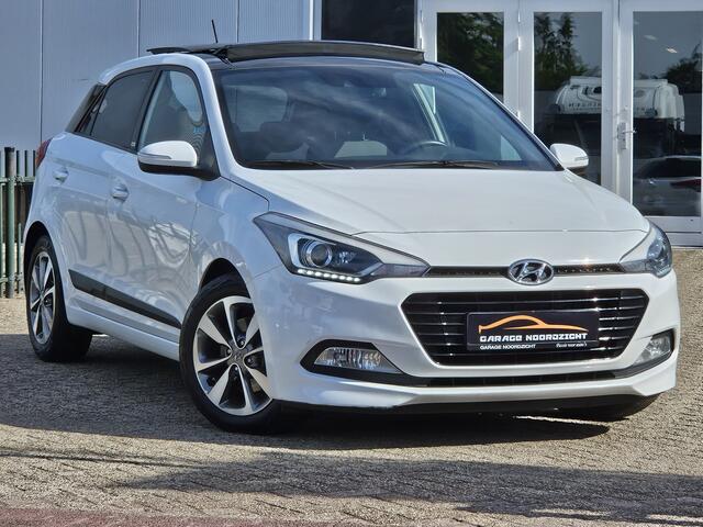 Hyundai I 20 1.0 Turbo-GDI 120pk Passion uitvoering PANORAMADAK|NAVIGATIE|CAMERA|LED KOPLAMPEN|PDC VOOR&ACHTER|DEALER ONDERHOUDEN Maandag tot Vrijdag geopend van 09.00 tot 20.00 uur en Zaterdag van 09.00 tot 18.00 uur
