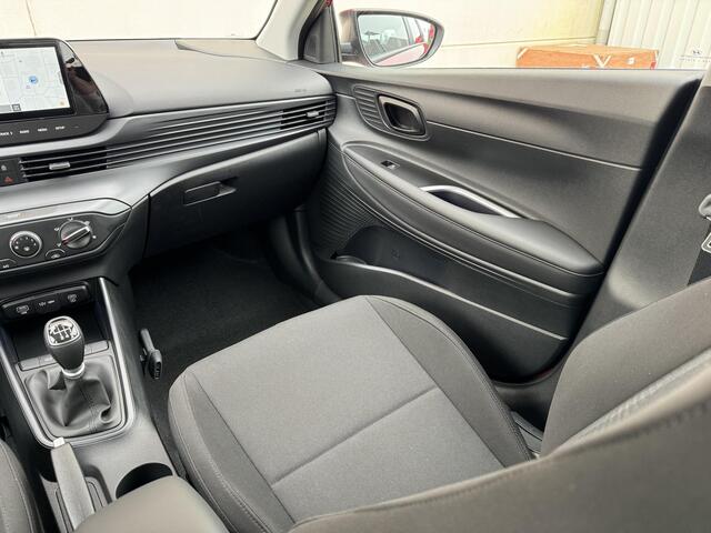 Hyundai I 20 1.0 T-GDI Comfort Smart / ¤ 2000,- Voordeel / ¤ 26.590,- Rijklaar / Direct Leverbaar / Navigatie middels Apple Carplay & Android Auto / Airco / Cruise Control / Achteruitrijcamera /