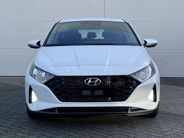 Hyundai I 20 1.0 T-GDI Comfort Smart / ¤ 3.800,- Voordeel / ¤ 22.795,- Rijklaar / Direct Leverbaar / Navigatie middels Apple Carplay & Android Auto / Airco / Cruise Control / Achteruitrijcamera /