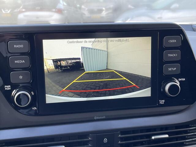 Hyundai I 20 1.0 T-GDI Comfort Smart / ¤ 3.800,- Voordeel / ¤ 22.795,- Rijklaar / Direct Leverbaar / Navigatie middels Apple Carplay & Android Auto / Airco / Cruise Control / Achteruitrijcamera /